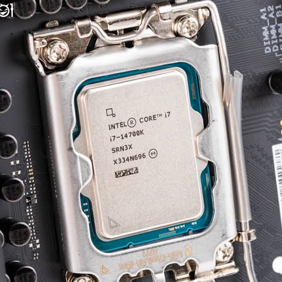 Intel Core i7 14700K Tray NO FAN view 3